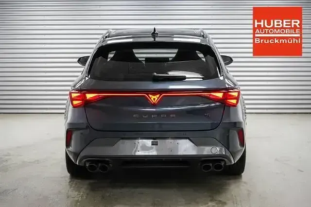 Gebraucht Cupra Leon VZ 333 PS (244 kW) 2025 Magnetic grau metallic (s7) Kombi