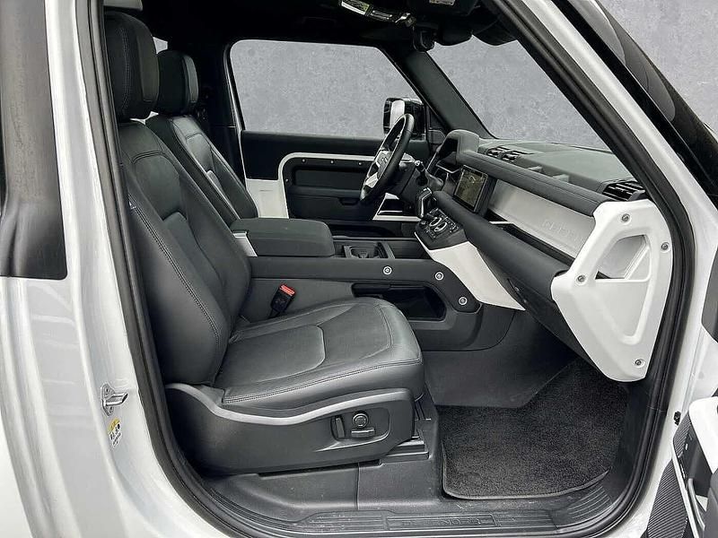 Gebraucht Land Rover Defender SE 252 PS (185 kW) 2023 Fuji white
