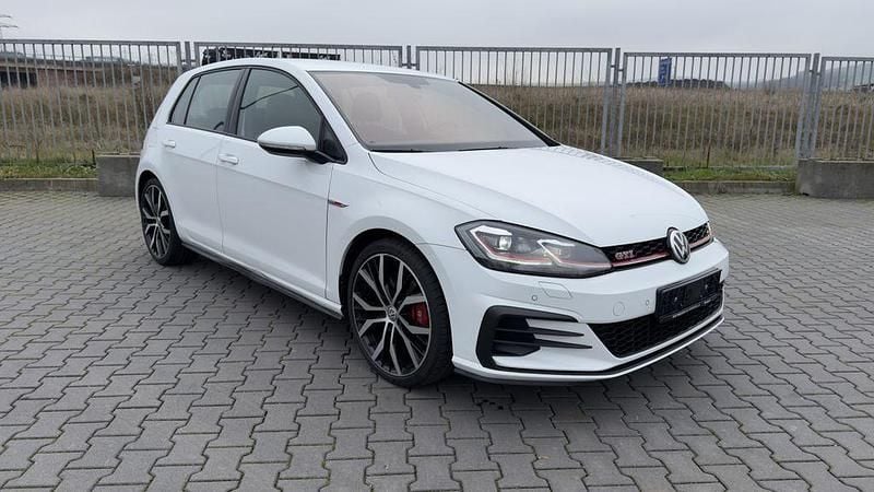 Pure white Gebraucht 2019 VW Golf VII GTI Limousine | 20.800 € (Guter Preis) - Bild 1/3