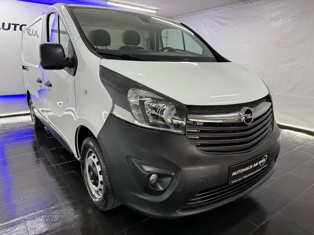 Gebraucht Opel Vivaro 116 PS (85 kW) 2014 Weiß Van / Kleinbus