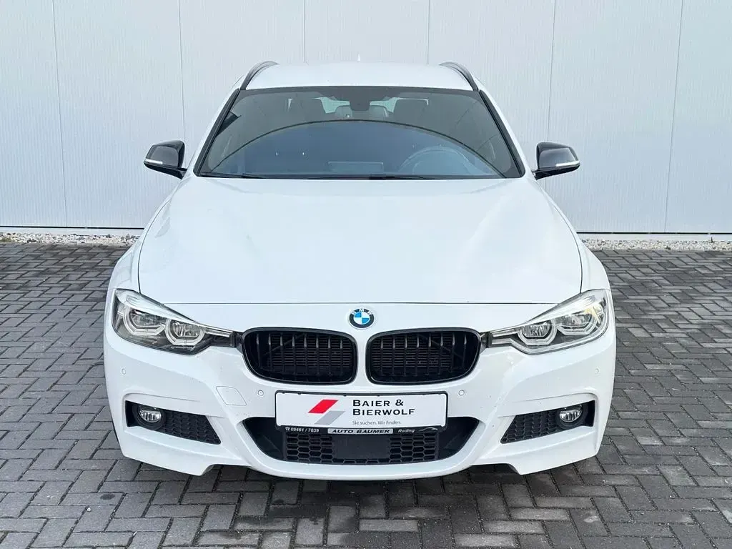 Gebraucht BMW 330 M Sport 258 PS (189 kW) 2019 Weiß Kombi