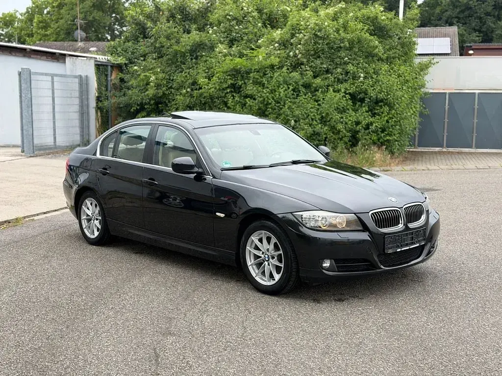 Gebraucht BMW 325 Sport Line 218 PS (160 kW) 2011 Schwarz Limousine