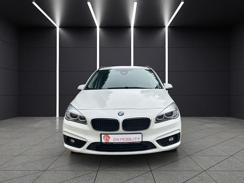 Weiß Gebraucht 2016 BMW 218 Advantage Limousine | 14.490 € (Fairer Preis) - Bild 1/4