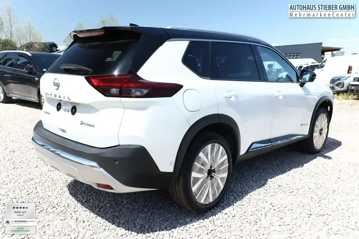 Neu Nissan X-Trail Tekna+ 213 PS (156 kW) 2026 Pearl white perleffekt / dachfar SUV