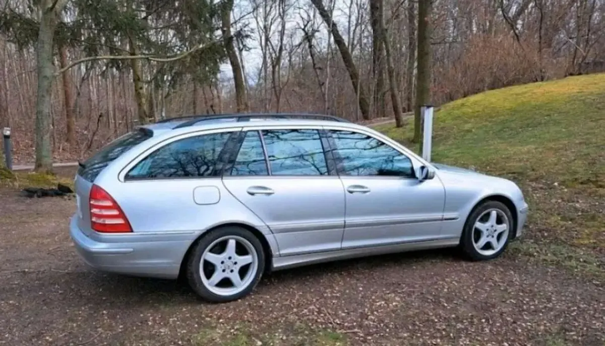 Gebraucht Mercedes C220 Avantgarde 150 PS (110 kW) 2004 Silber Kombi