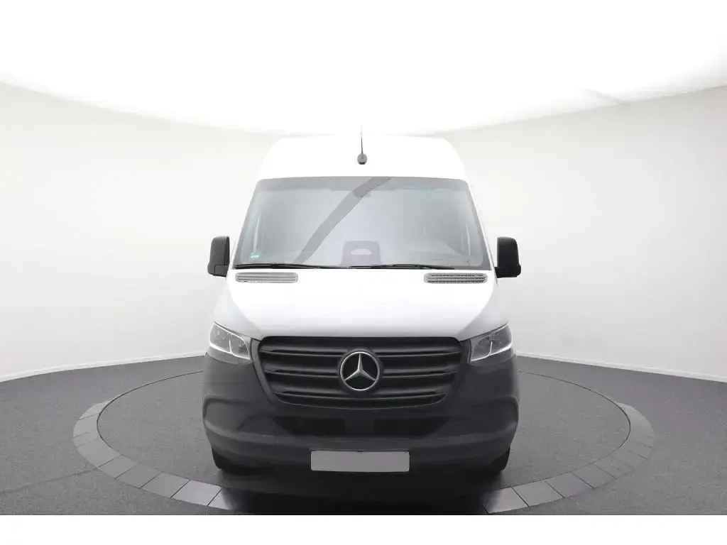 Używany Mercedes Sprinter 170 KM (125 kW) 2024 Biały Van