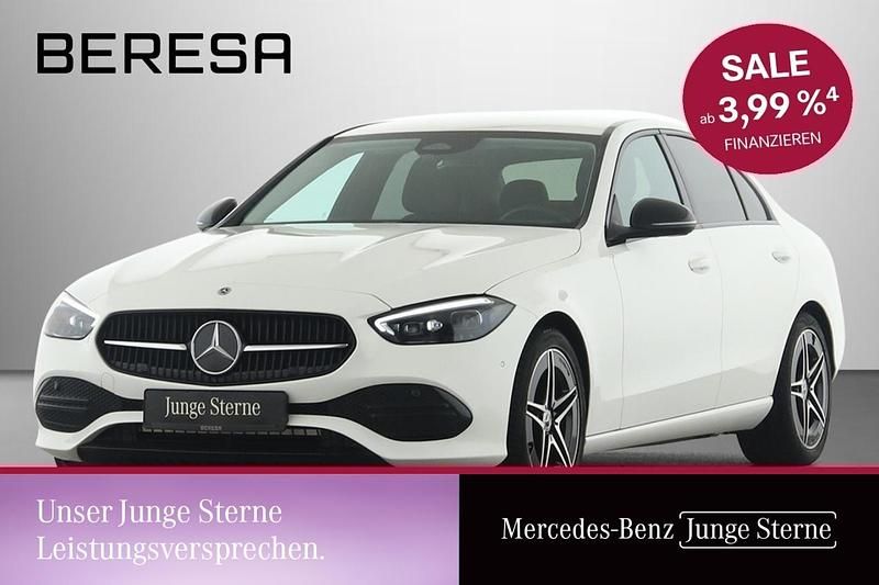 Weiß Gebraucht 2022 Mercedes C200 AMG Limousine | 33.280 € (Guter Preis) - Bild 1/3
