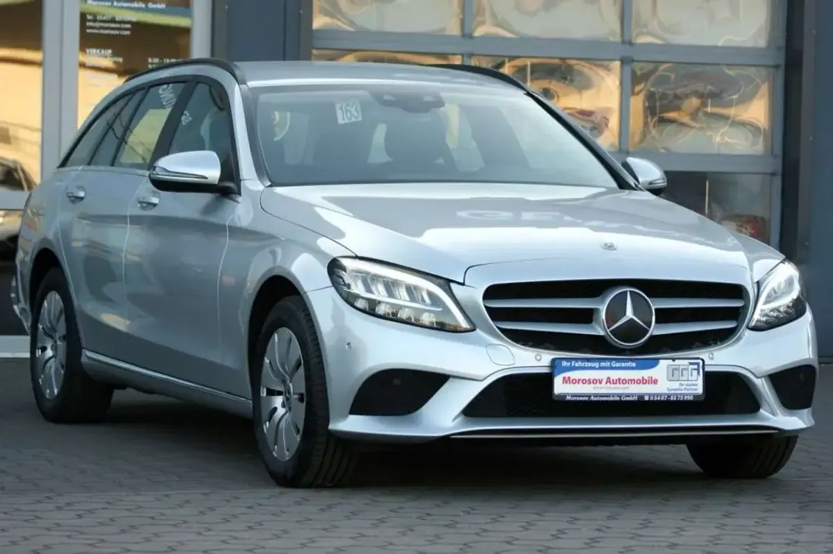 Gebraucht Mercedes C200 160 PS (117 kW) 2021 Iridiumsilber metallic Kombi