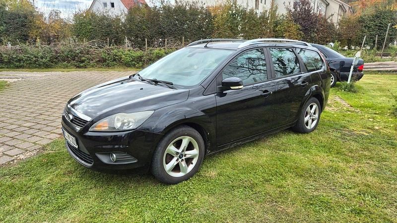Schwarz Gebraucht 2010 Ford Focus Titanium Kombi | 1.900 € (Fairer Preis) - Bild 1/4