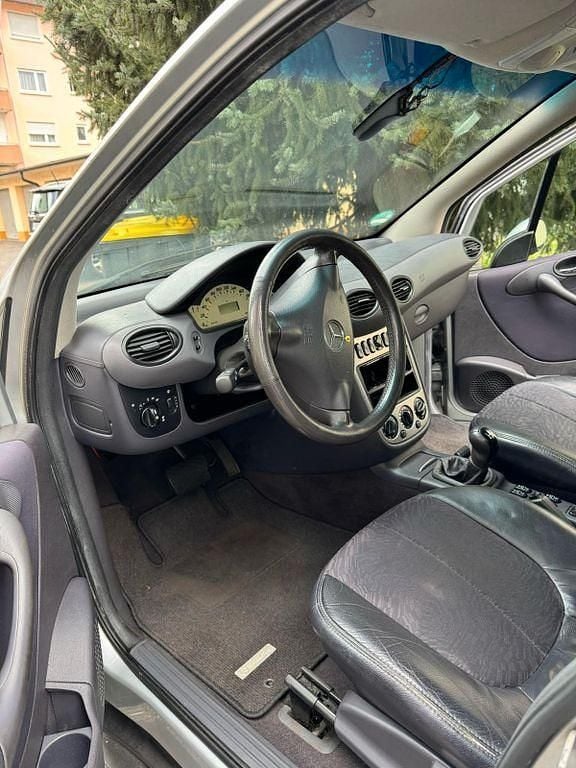 Silber Gebraucht 2001 Mercedes A190 Elegance Van / Kleinbus | 550 € (Guter Preis) - Bild 1/3
