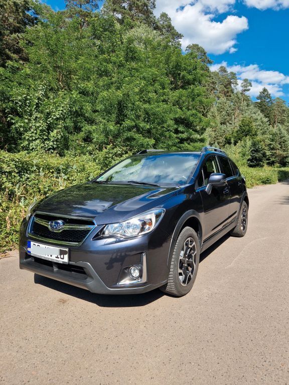 Grau Gebraucht 2017 Subaru XV Exclusive+ SUV | 14.900 € (Guter Preis) - Bild 1/4