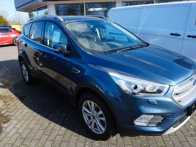 Gebraucht Ford Kuga Cool & Connect 150 PS (110 kW) 2019 Chrome blue met. (metallic) SUV