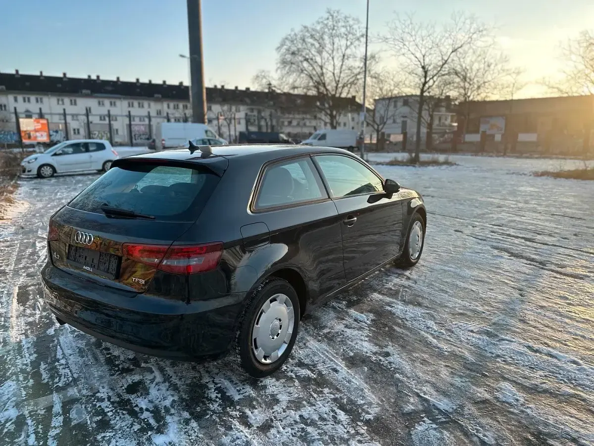 Gebraucht Audi A3 130 PS (95 kW) 2013 Schwarz Kleinwagen