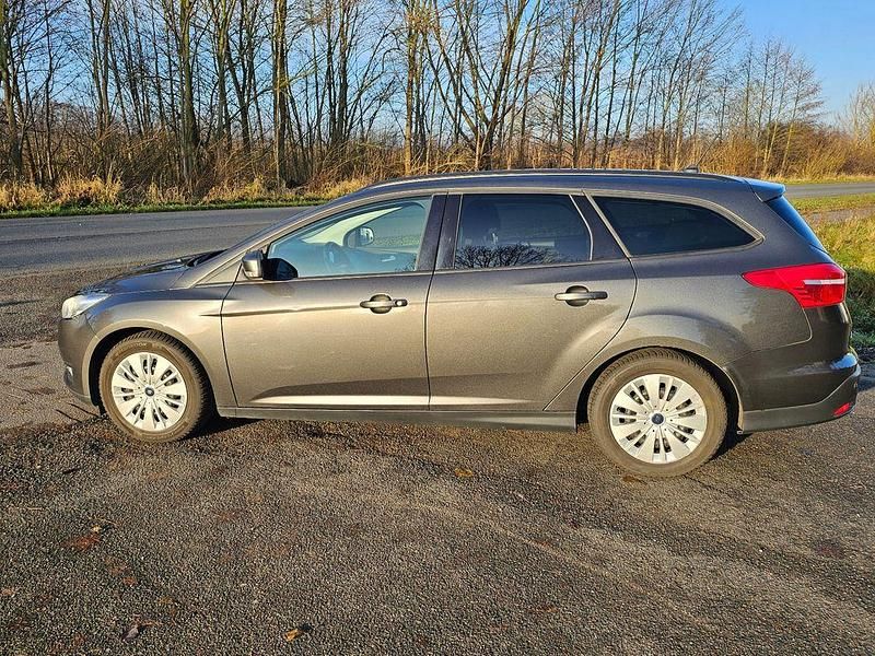 Gebraucht Ford Focus Business Edition 125 PS (91 kW) 2018 Limousine