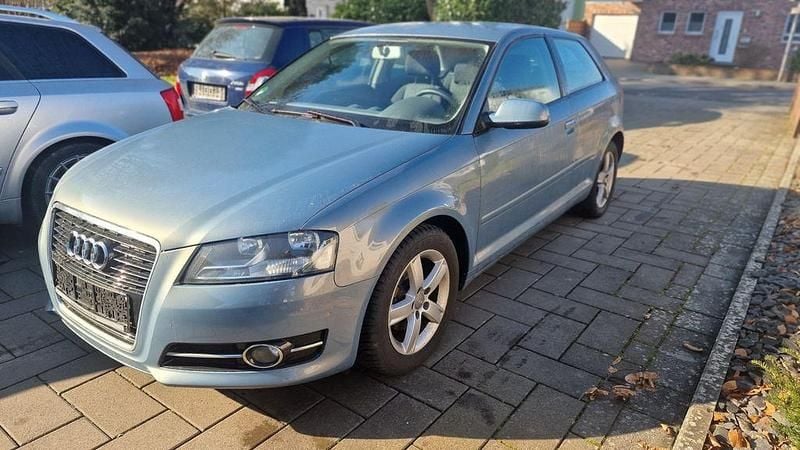 Gebraucht Audi A3 Attraction 90 PS (66 kW) 2010 Blau Kleinwagen