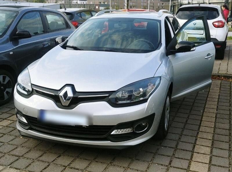Silber Gebraucht 2016 Renault Mégane GrandTour Intens Kombi | 4.200 € (Superpreis) - Bild 1/4
