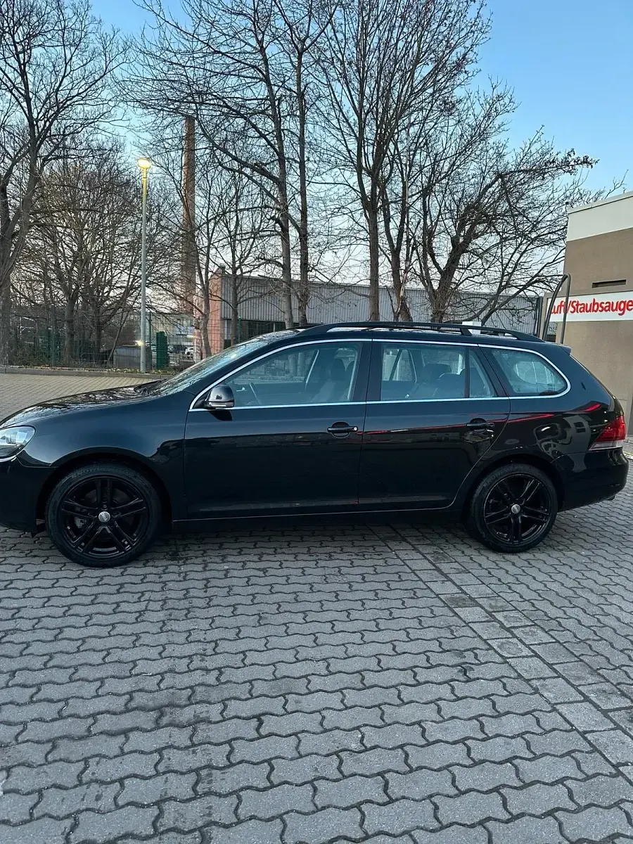 Gebraucht VW Golf VI 140 PS (102 kW) 2010 Schwarz Kleinwagen