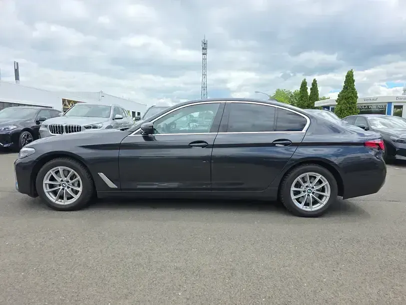 Gebraucht BMW 530 Efficient Dynamics 286 PS (210 kW) 2023 Grau Limousine
