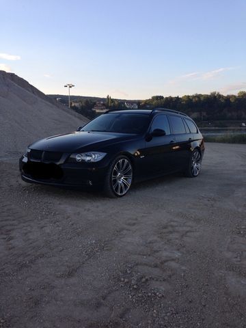 Gebraucht BMW 320 163 PS (119 kW) 2007 Schwarz Kombi
