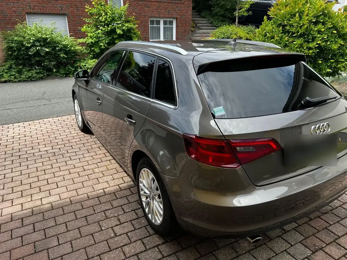 Gebraucht Audi A3 Ambiente 110 PS (80 kW) 2016 Beige Limousine