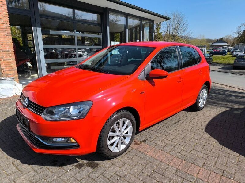 Rot Gebraucht 2015 VW Polo LOUNGE Limousine | 8.000 € (Fairer Preis) - Bild 1/4