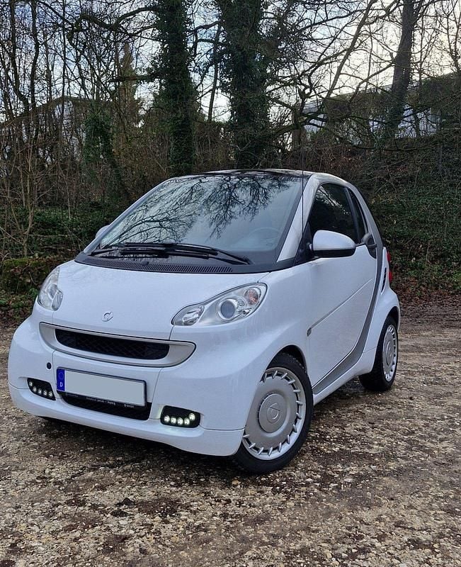 Gebraucht Smart ForTwo Coupé Passion 71 PS (52 kW) 2011 Weiß Coupé