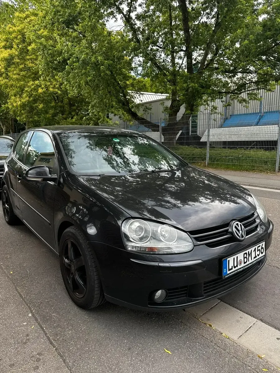 Gebraucht VW Golf 105 PS (77 kW) 2005 Schwarz Coupé