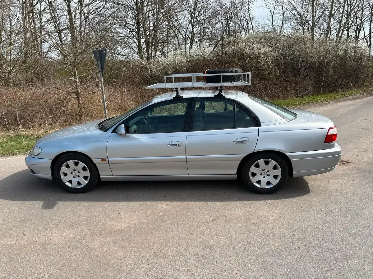 Gebraucht Opel Omega 170 PS (125 kW) 2000 Silber Limousine