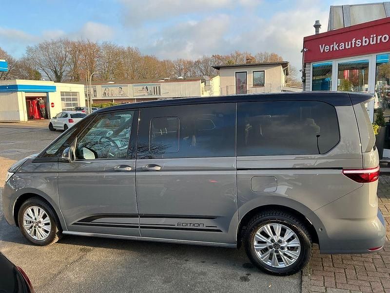 Gebraucht VW Multivan 150 PS (110 kW) 2024 Grau Van