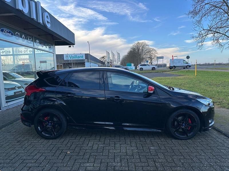 Usata Ford Focus ST-Line 150 CV (110 kW) 2016 Nero Berlina
