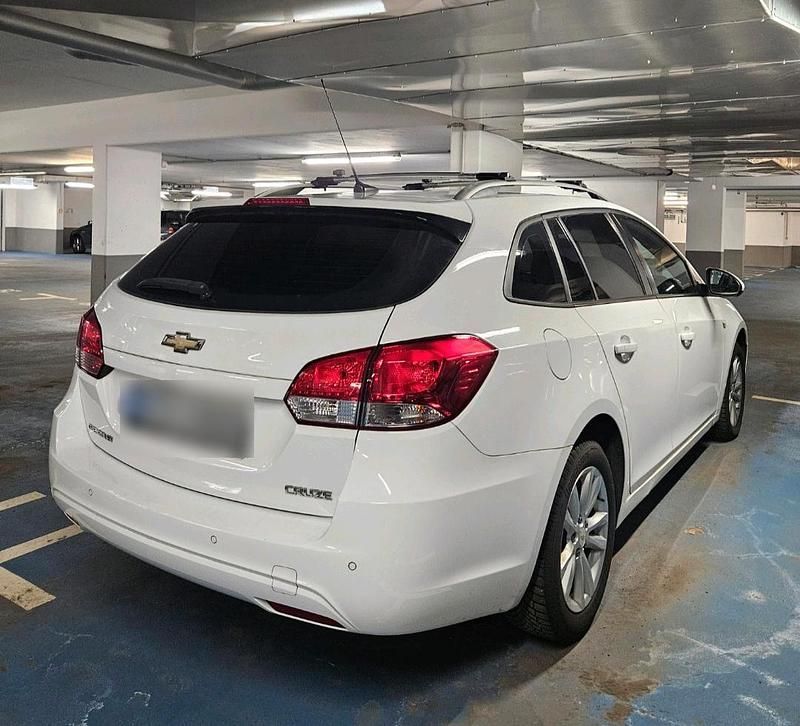 Gebraucht Chevrolet Cruze 140 PS (102 kW) 2013 Weiß Kombi