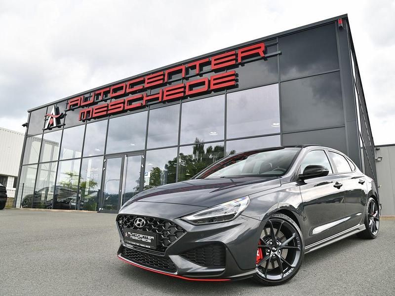 Grau Gebraucht 2023 Hyundai i30 N Performance Limousine | 37.790 € - Bild 1/4