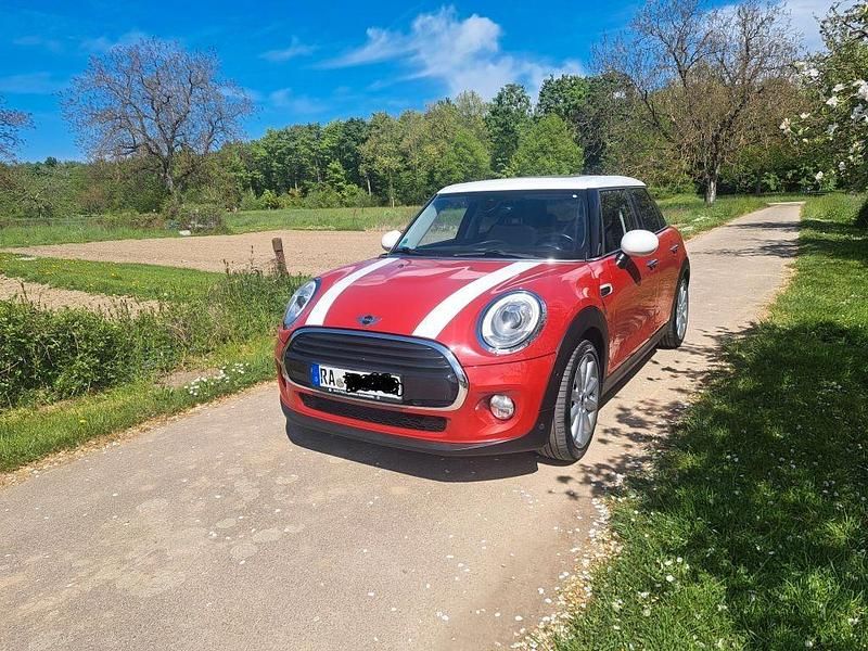 Second-hand Mini Cooper D 116 CP (85 kW) 2016 Roșu Hatchback
