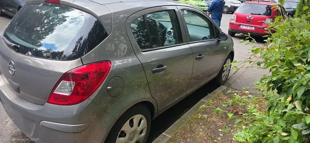 Gebraucht Opel Corsa Edition 69 PS (50 kW) 2014 Silber Kleinwagen