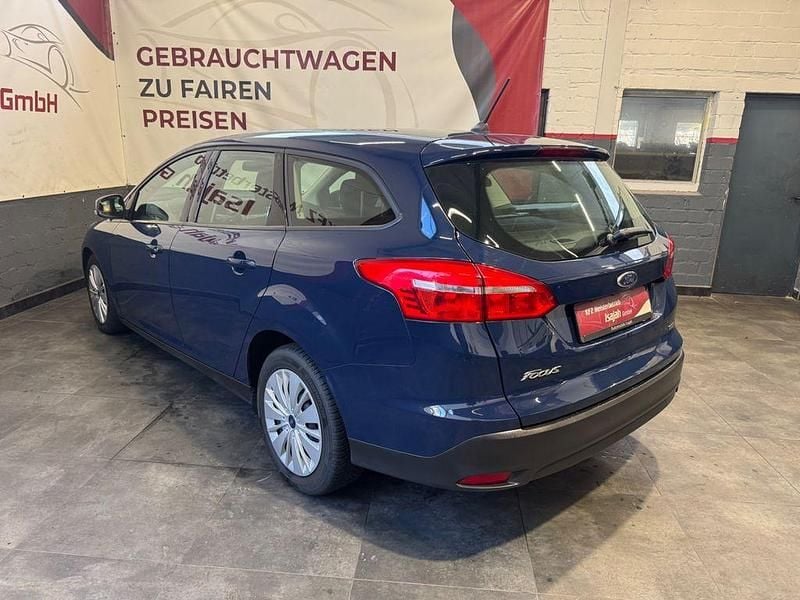 Używany Ford Focus 125 KM (91 kW) 2018 Niebieski Sedan/Limuzyna