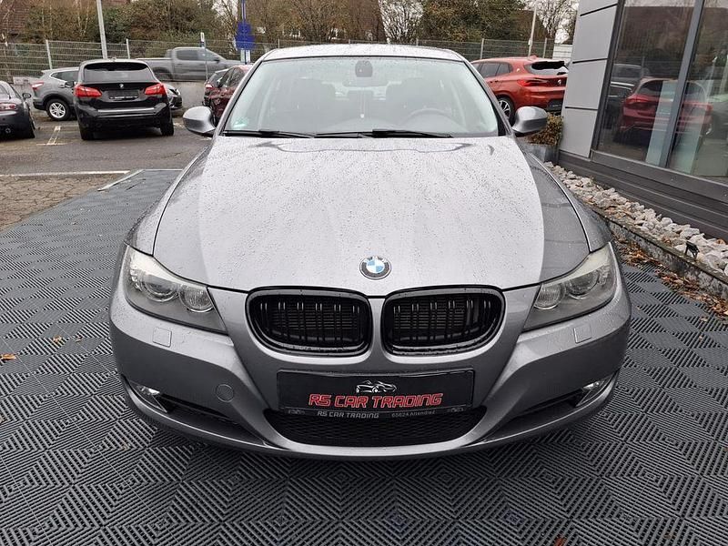 Gebraucht BMW 320 Comfort Edition 184 PS (135 kW) 2011 Grau Limousine