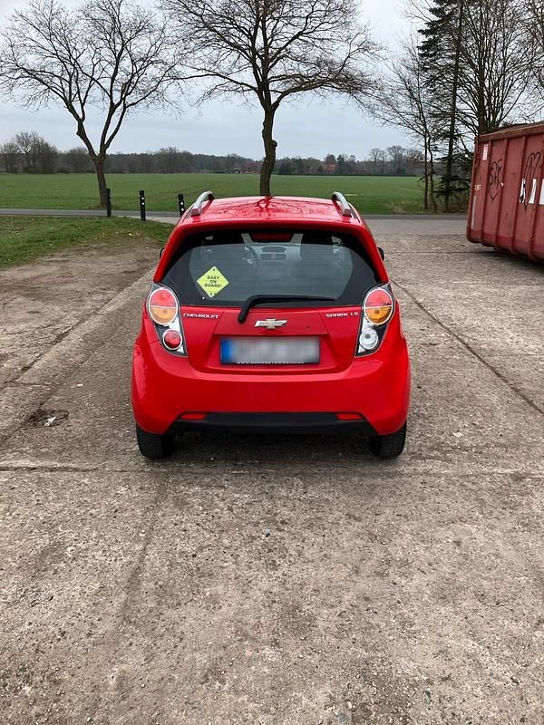Gebraucht Chevrolet Spark 83 PS (61 kW) 2010 Rot Kleinwagen