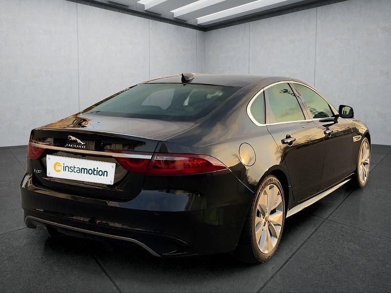 Gebraucht Jaguar XF R-Dynamic 250 PS (183 kW) 2022 Schwarz Limousine