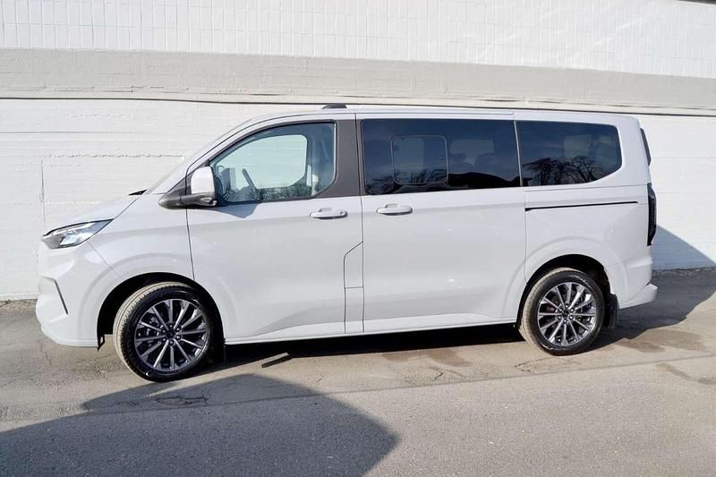 Neu Ford Tourneo Titanium 170 PS (125 kW) 2026 Grey matter Van / Kleinbus