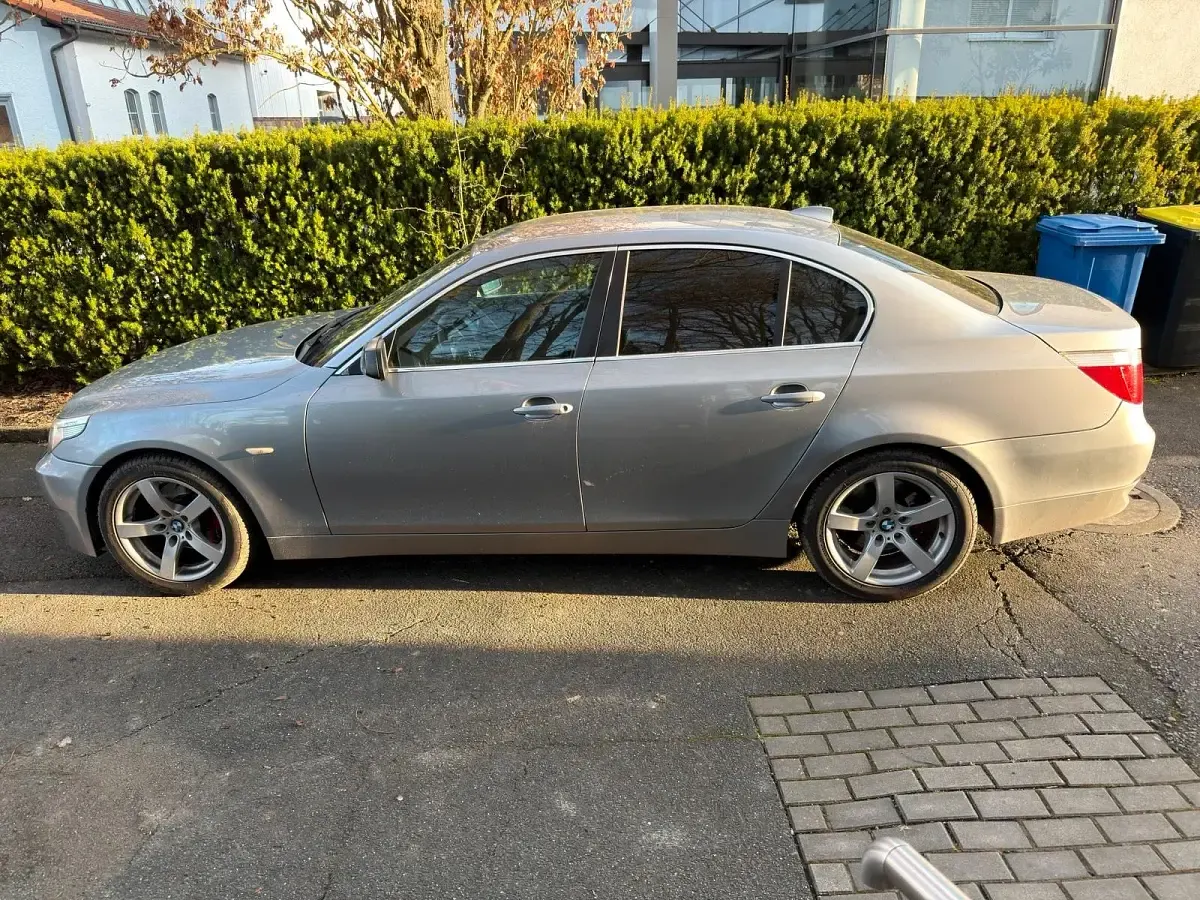 Gebraucht BMW 530 231 PS (169 kW) 2004 Grau Limousine