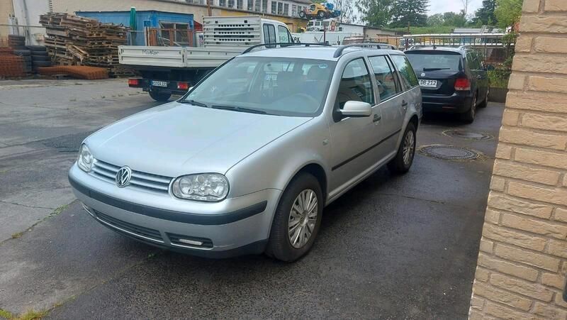 Silber Gebraucht 2006 VW Golf V Kombi | 2.150 € - Bild 1/4
