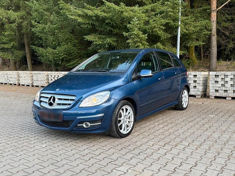 Gebraucht Mercedes B180 109 PS (80 kW) 2008 Blau Van / Kleinbus