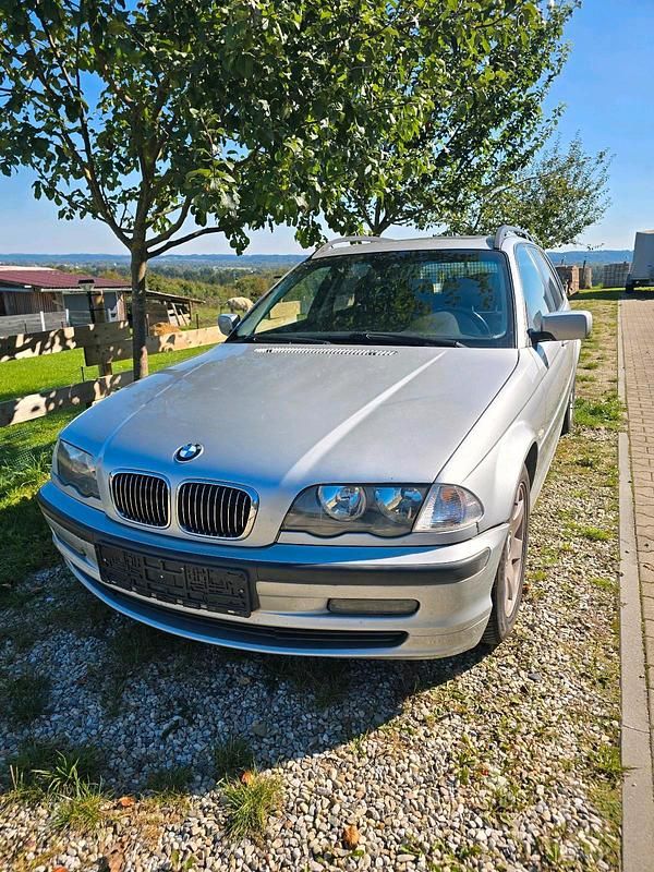 Silber Gebraucht 2001 BMW 320 Sport Line Kombi | 1.500 € (Superpreis) - Bild 1/4