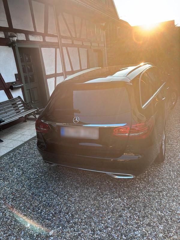 Gebraucht Mercedes 220 194 PS (142 kW) 2018 Schwarz Kombi