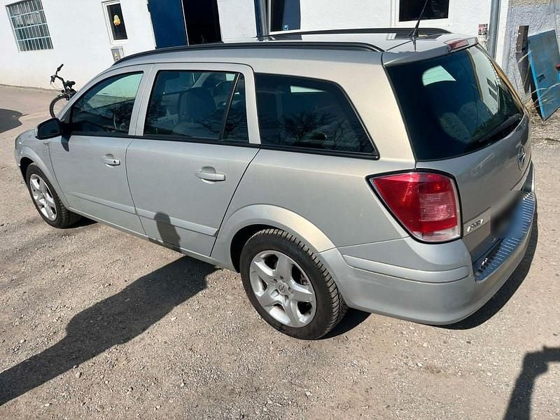 Gebraucht Opel Astra 90 PS (66 kW) 2008 Kombi