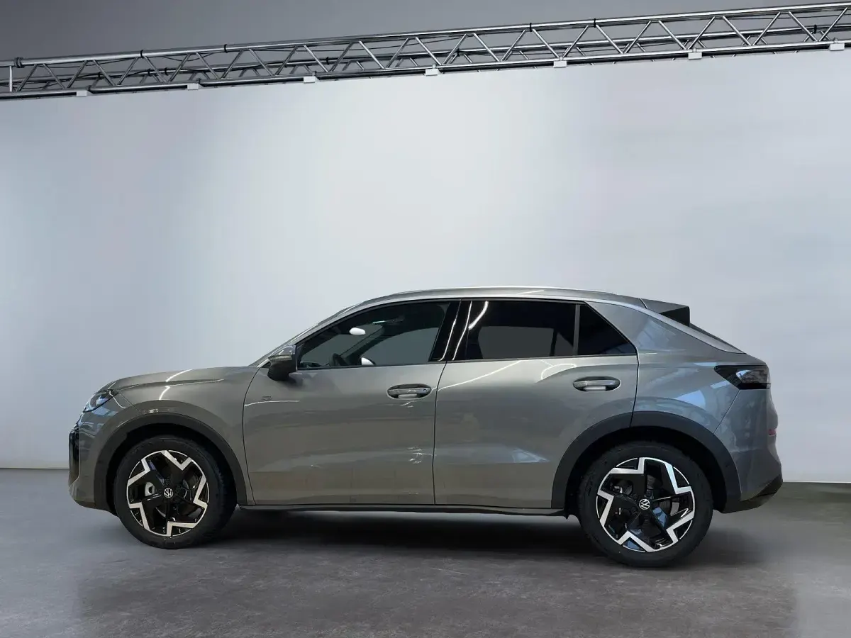 Neu VW T-Roc R-line 150 PS (110 kW) 2026 Wolf grey SUV