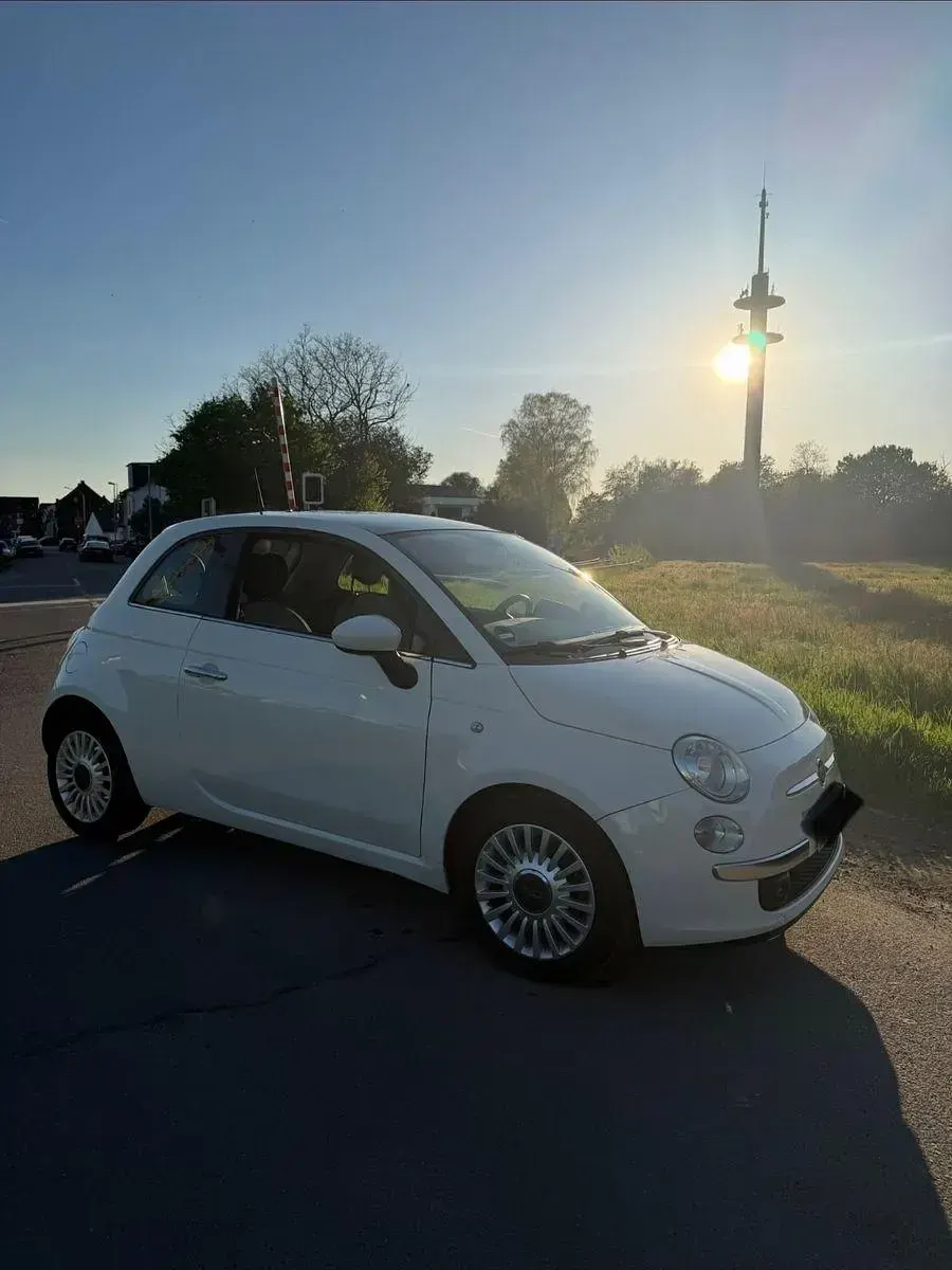 Gebraucht Fiat 500 Lounge 86 PS (63 kW) 2013 Weiß Kleinwagen