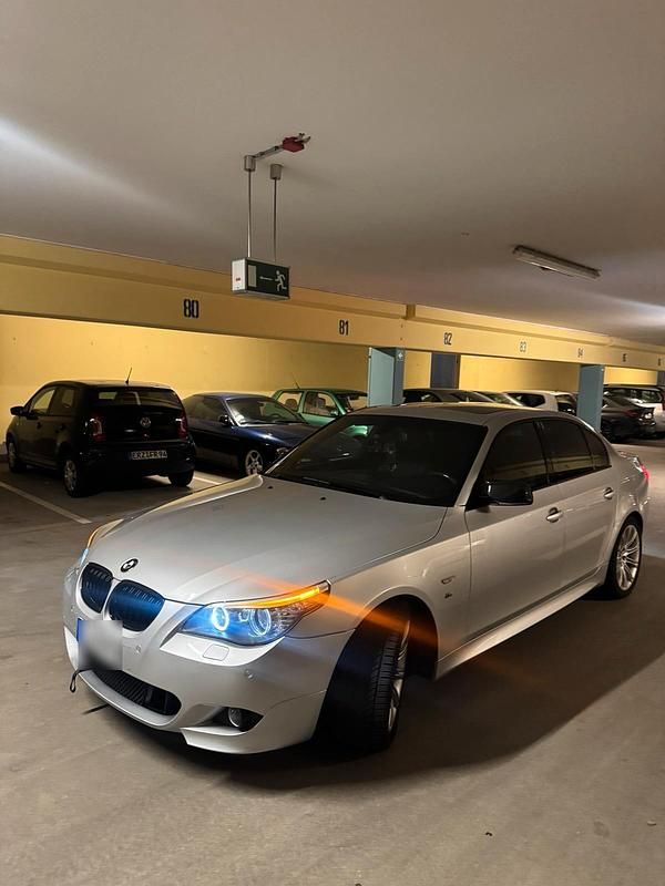 Gebraucht BMW 523 M Sport 190 PS (139 kW) 2009 Silber Limousine