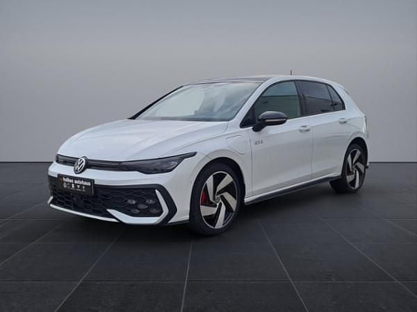 Neu VW Golf VIII GTE 177 PS (130 kW) 2025 Schwarz (weiß (oryxweiß perlmutteffekt / schwarz)) Limousine