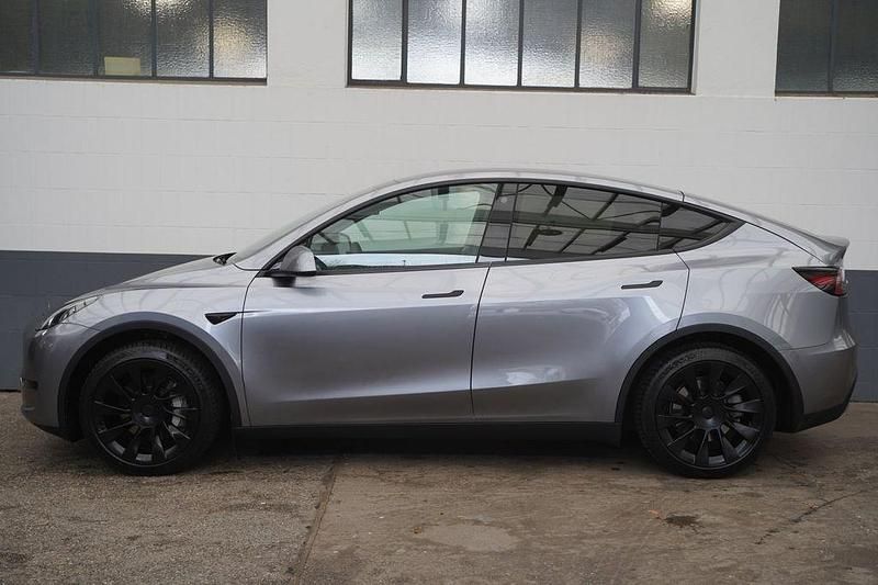 Gebraucht Tesla Model Y Standard Range 219 kW (299 PS) 2023 Grau SUV